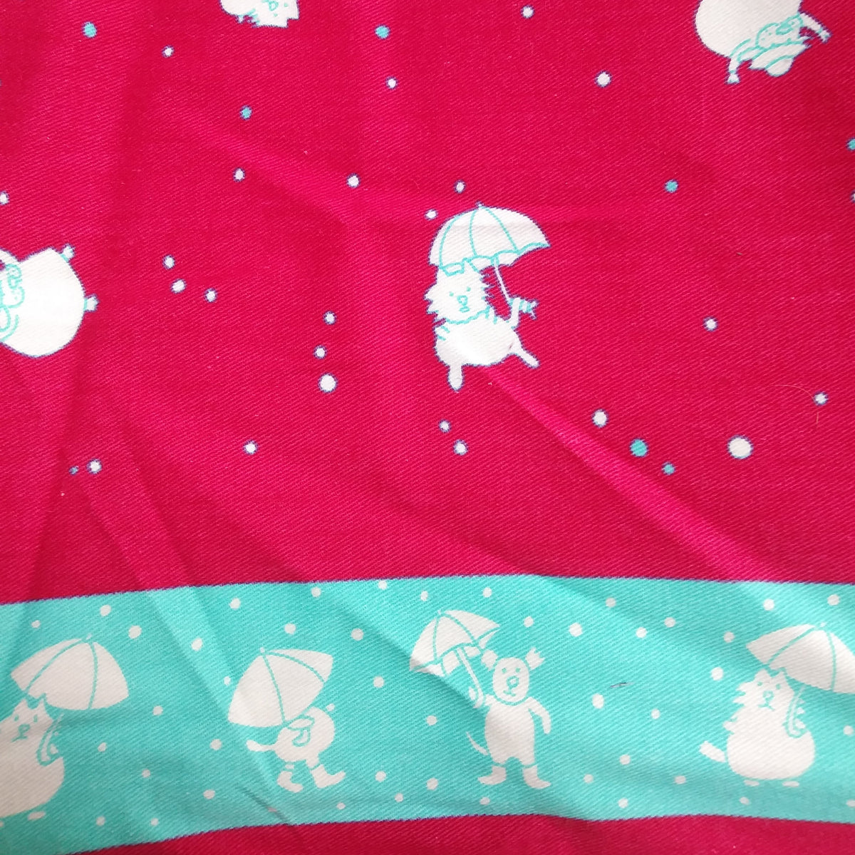 Remnant - 140 x 95cm - Raining Cats Fuchsia Pink Fabric - Cotton twill
