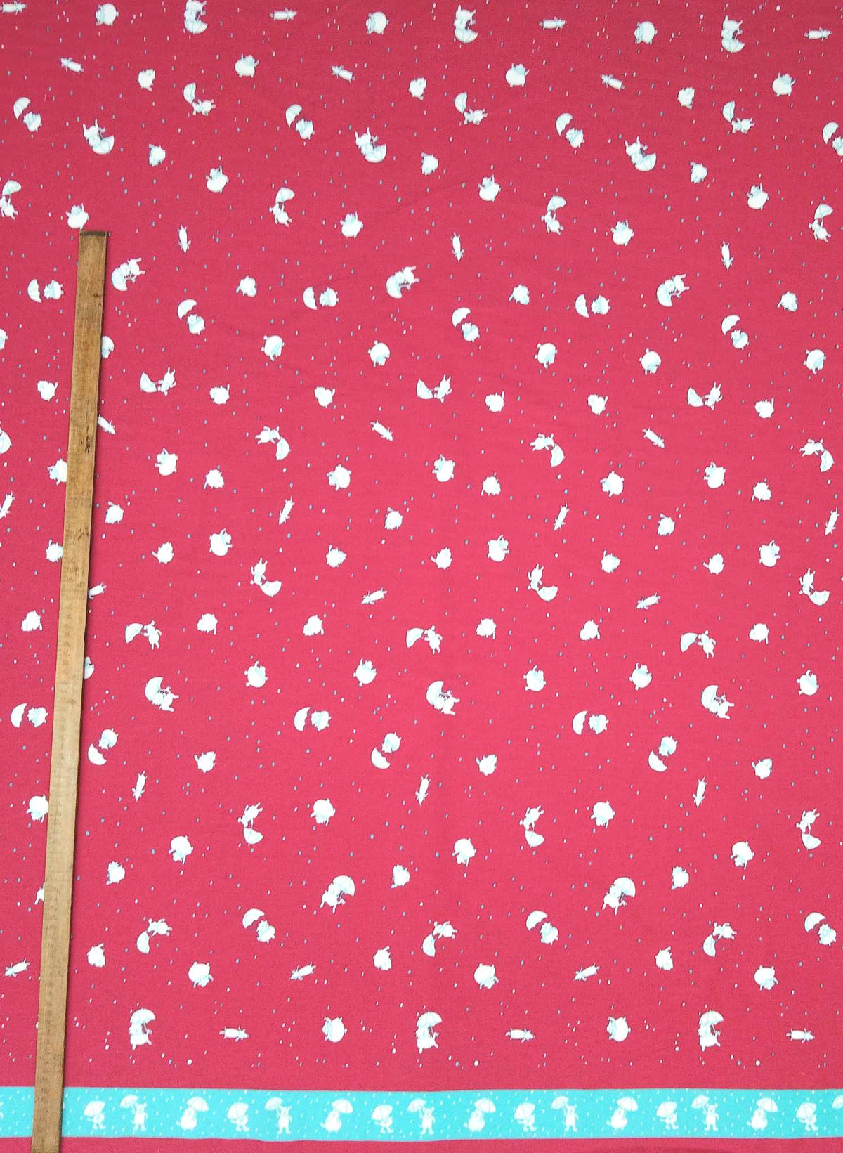 Remnant - 140 x 95cm - Raining Cats Fuchsia Pink Fabric - Cotton twill